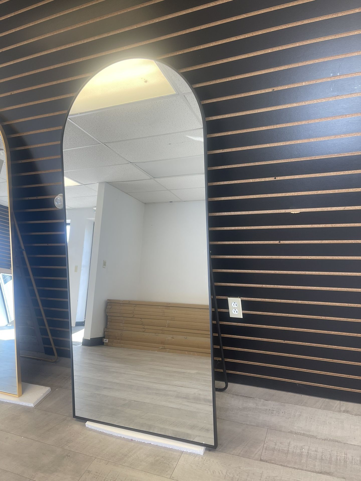 Arched Mirror With Stand