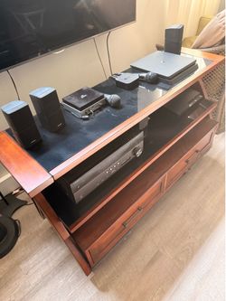 Entertainment center