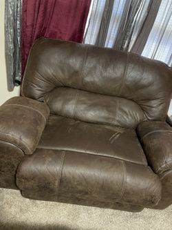 Oversized Recliner/chair