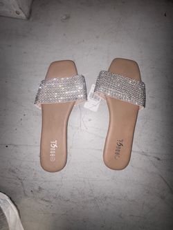 Woman's Rhinestone Slides New W Tags ROUGE Medium