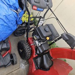 824 OE Snow Blower Like New