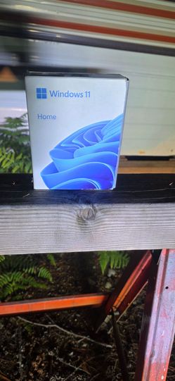 Microsoft Windows 11 Home Retail Box