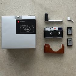 Leica M10-R Silver + Extras