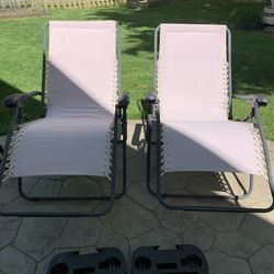 2 Zero Gravity Lounge Chairs With Cup Holder Trays