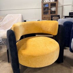 Cozy Two-Tone Chair 