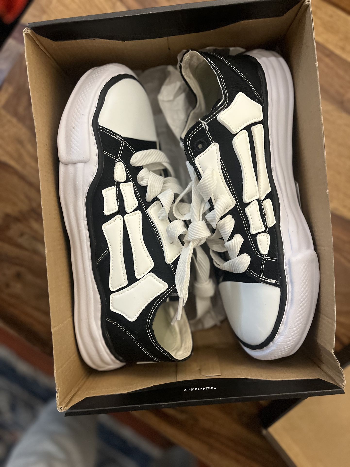 Size 9 Amiri SKEL-TOP