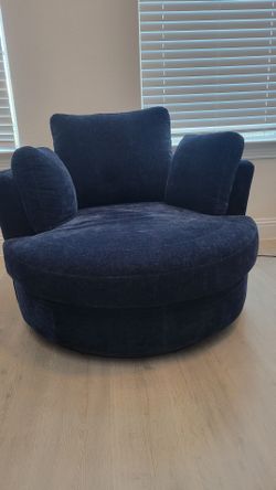 Move out sale!!! Most comfy Oversized Swivel Accent chair