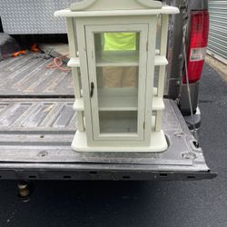 Small shelf for knickknacks