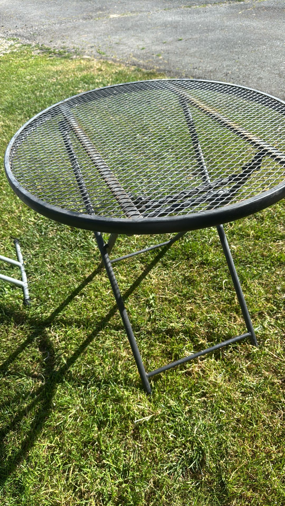 Outdoors Cast Iron Table 28” Inch Diameter And 26.5 Inch Tall