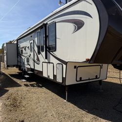 2015 Forest River Sierra 