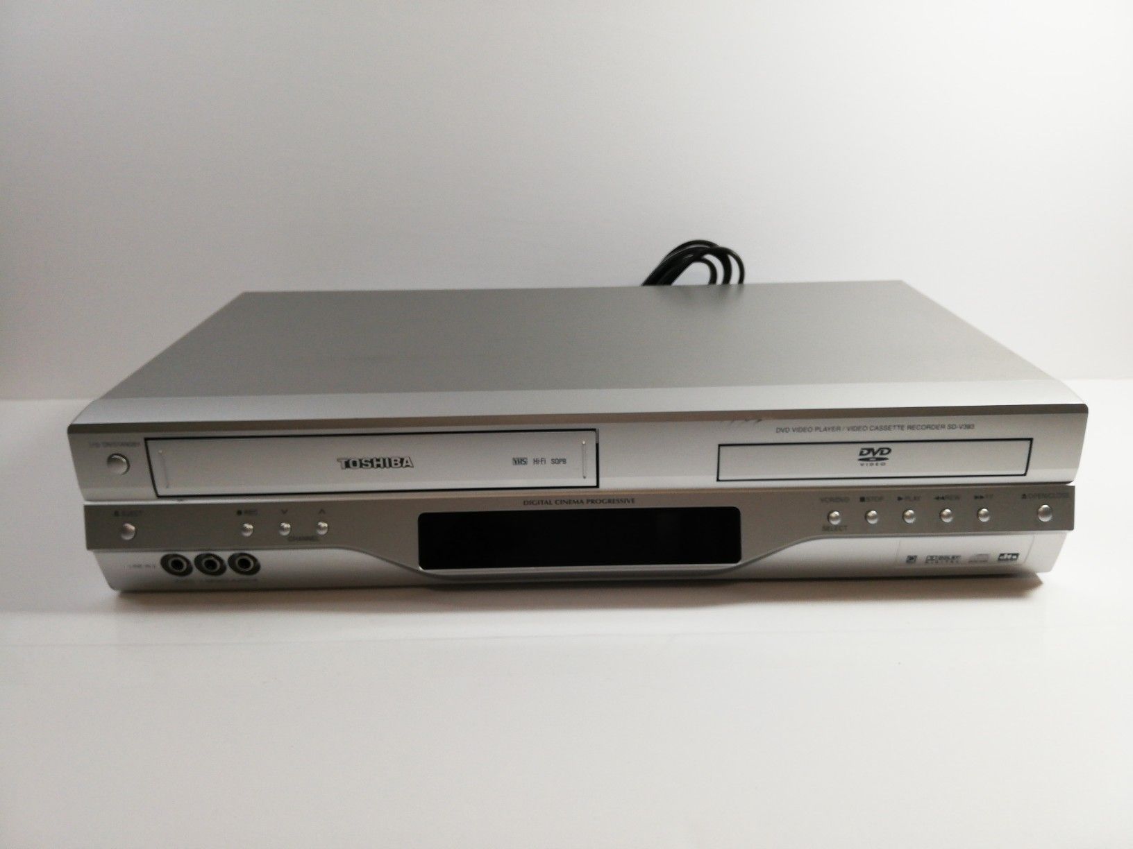 Toshiba DVD VCR Combo Player SD-V393SU2