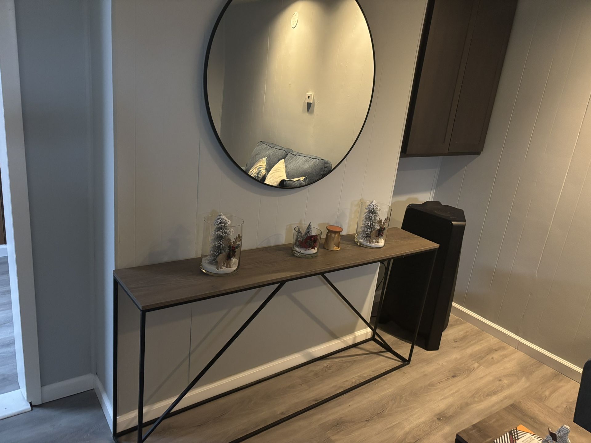 Round Mirror And Table