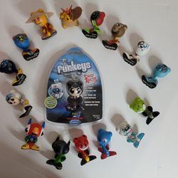 Radica: U.B. FUNKEYS Lot Of 15 Game Figures (Mixed Characters) Plus Speed Racer Trixie Starter Kit.