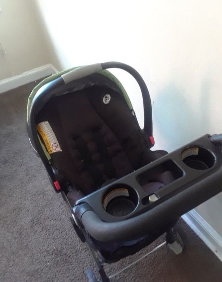 Rarely Used Graco Snag&Go Stroller w/carseat