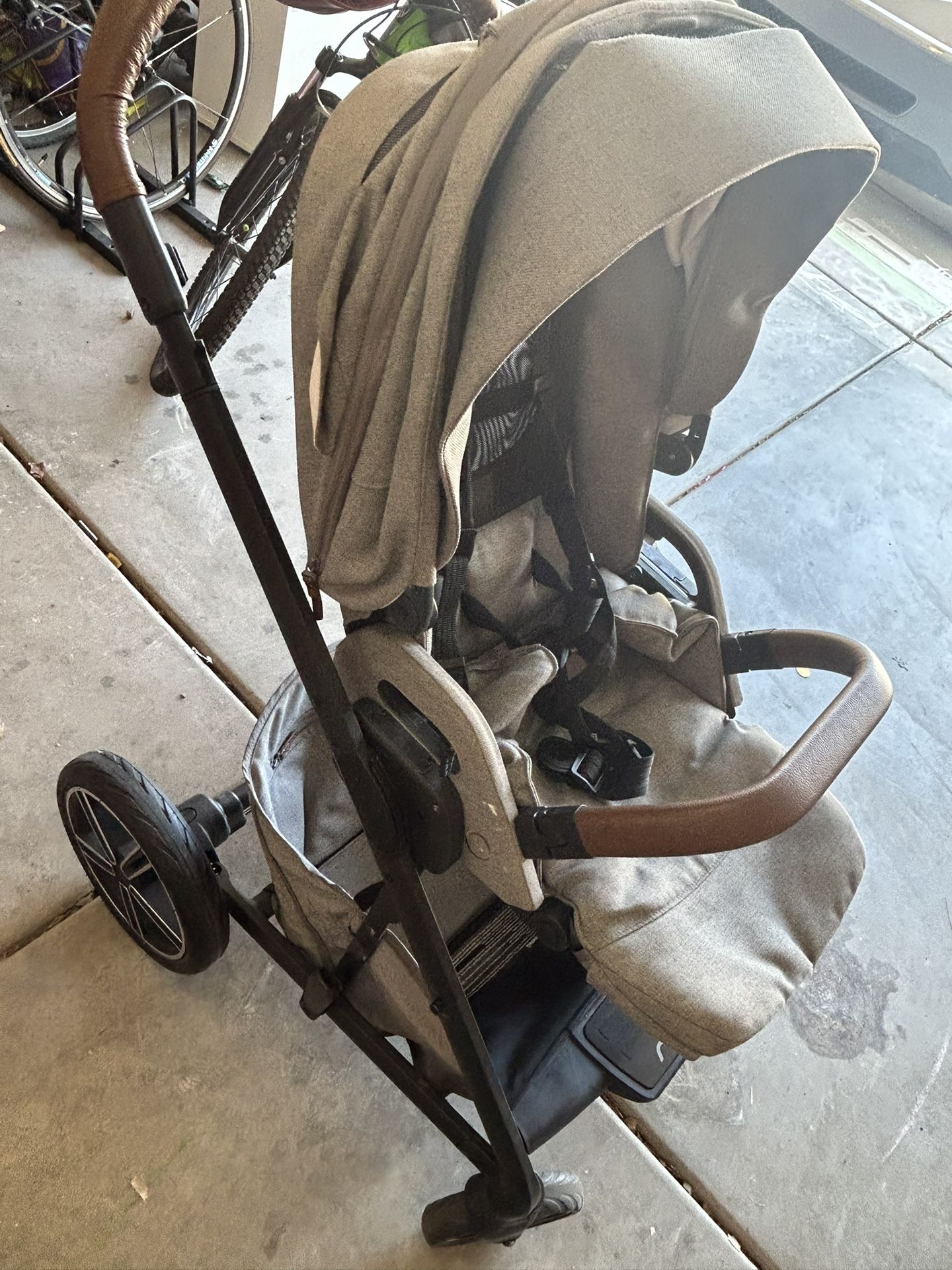 Nuna Mixx Stroller in excellent condition
