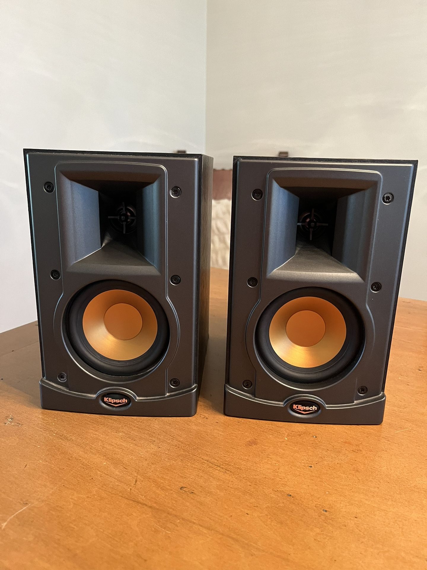 Klipsch RB10 Bookshelf Speakers & R25C Center Channel Speaker for