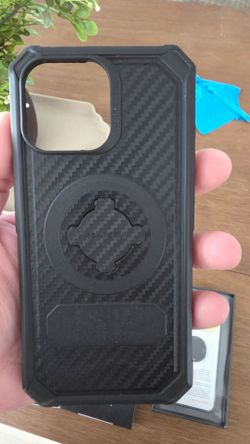 Rockform iPhone 16 pro max case and privacy screen protectors