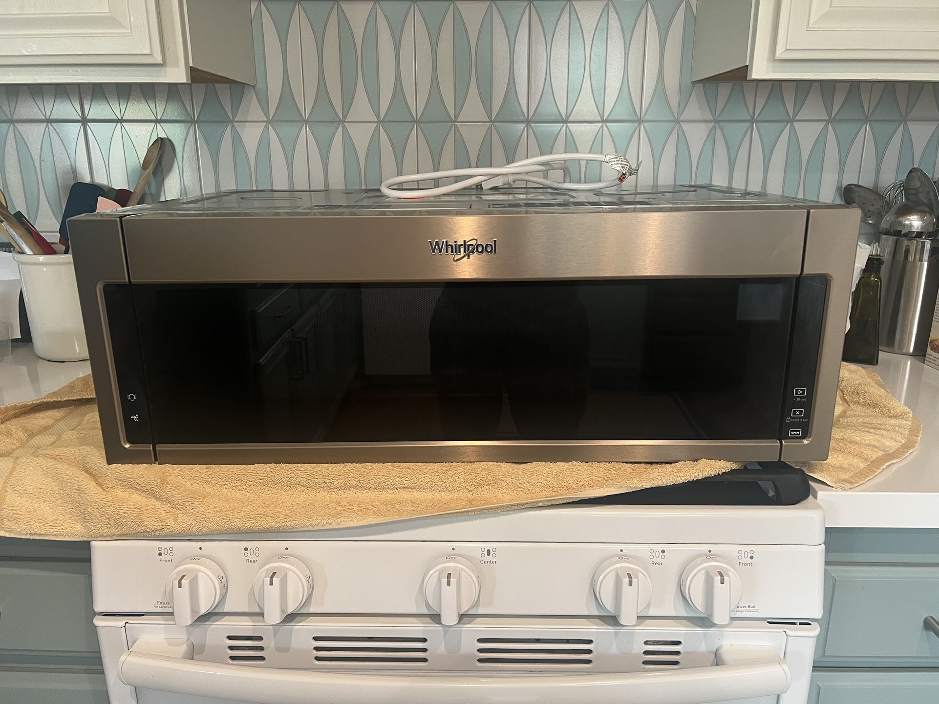 WHIRLPOOL Low Profile Microwave Over-The-Range