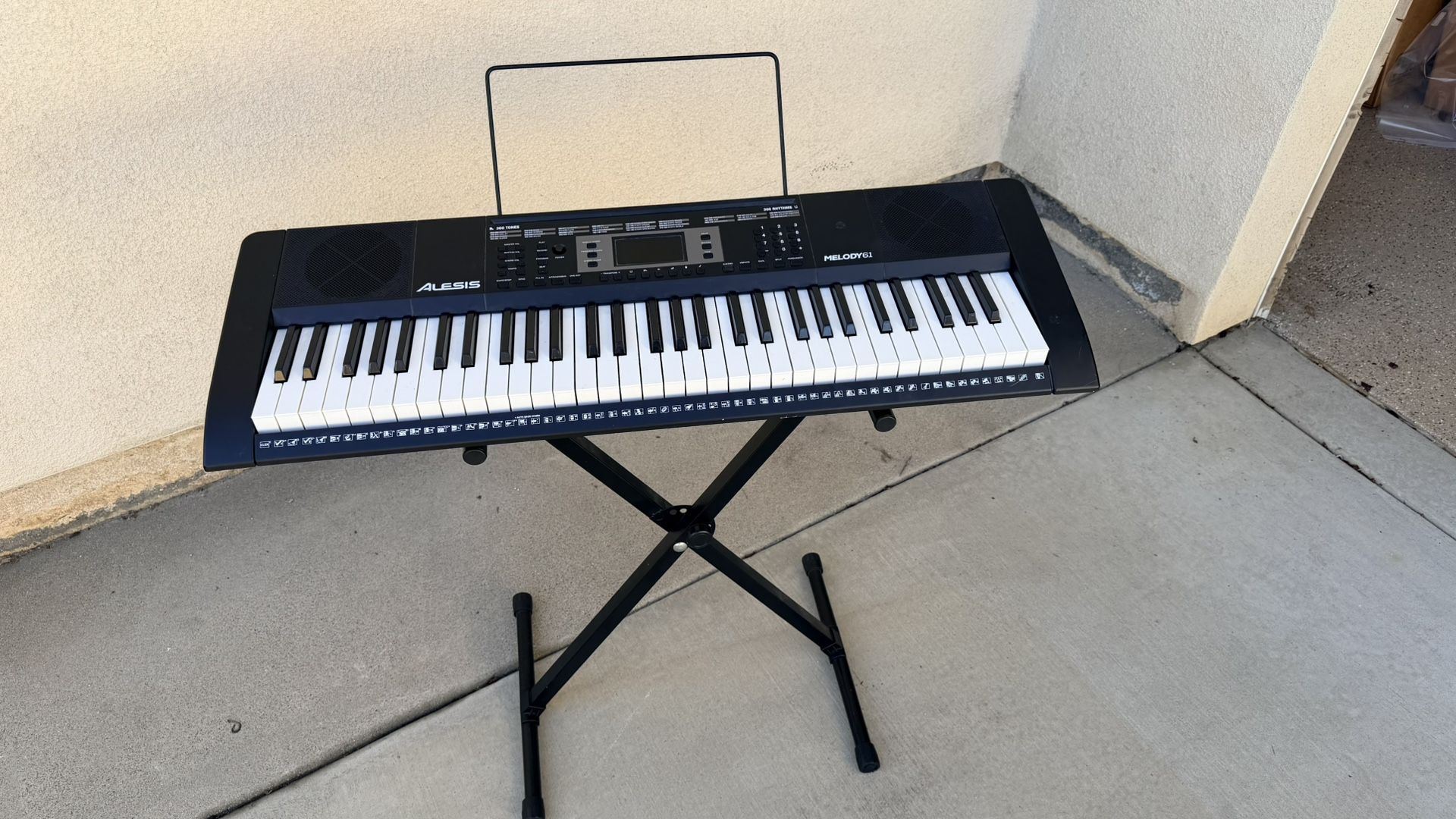 Alesis Melody61 Keyboard with Stand