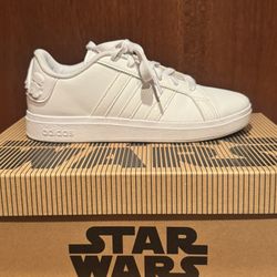 Adidas Star Wars Grand Court 2.0 – Kids Size 4 (Like New, With Box)