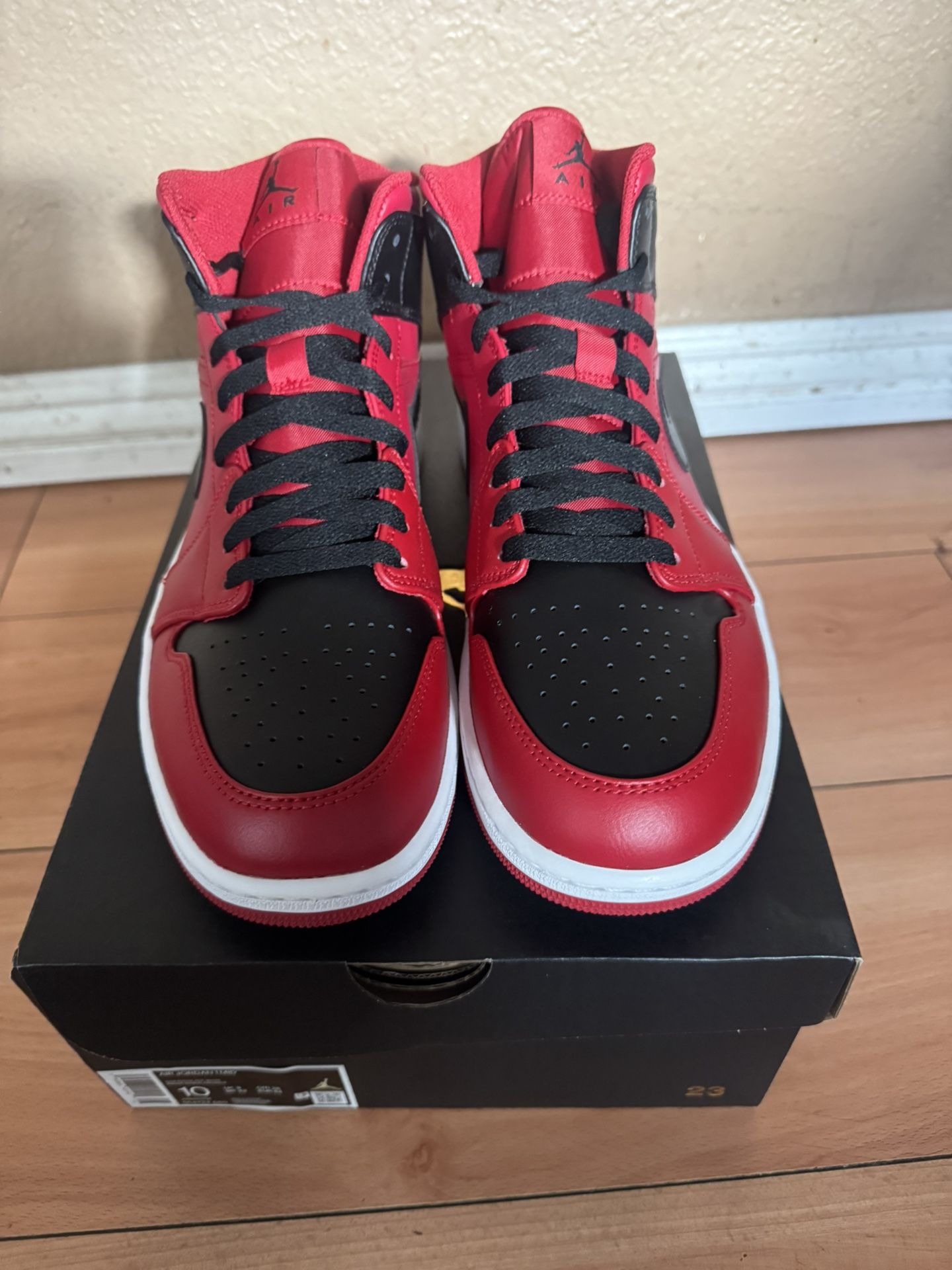Jordan 1 Mid Gym Red New Price Firm SZ 10 Cash Only