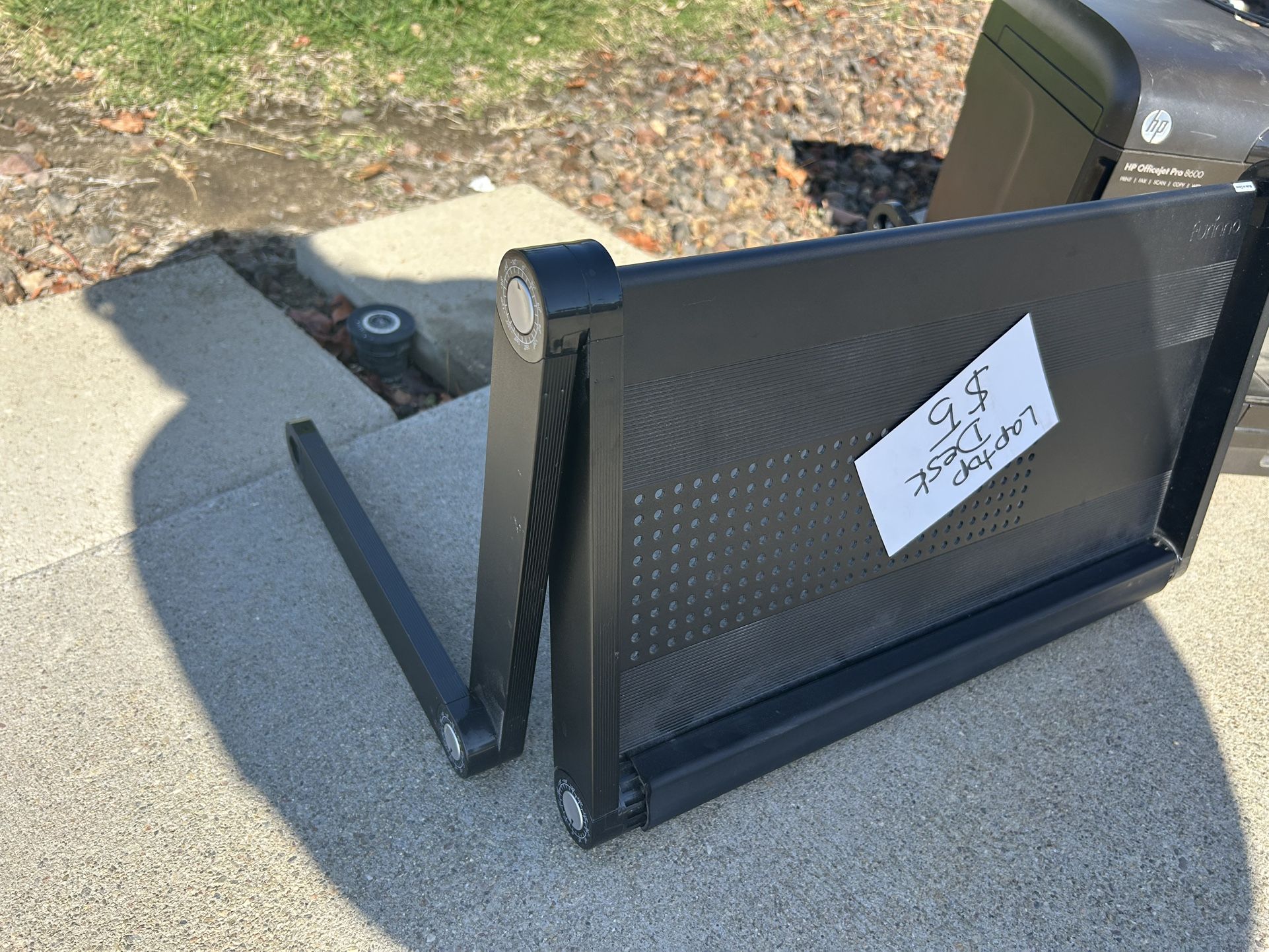 Laptop desk
