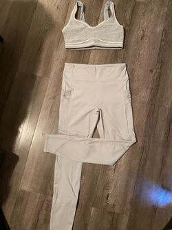 Fabletics leggings size L 26”inseam