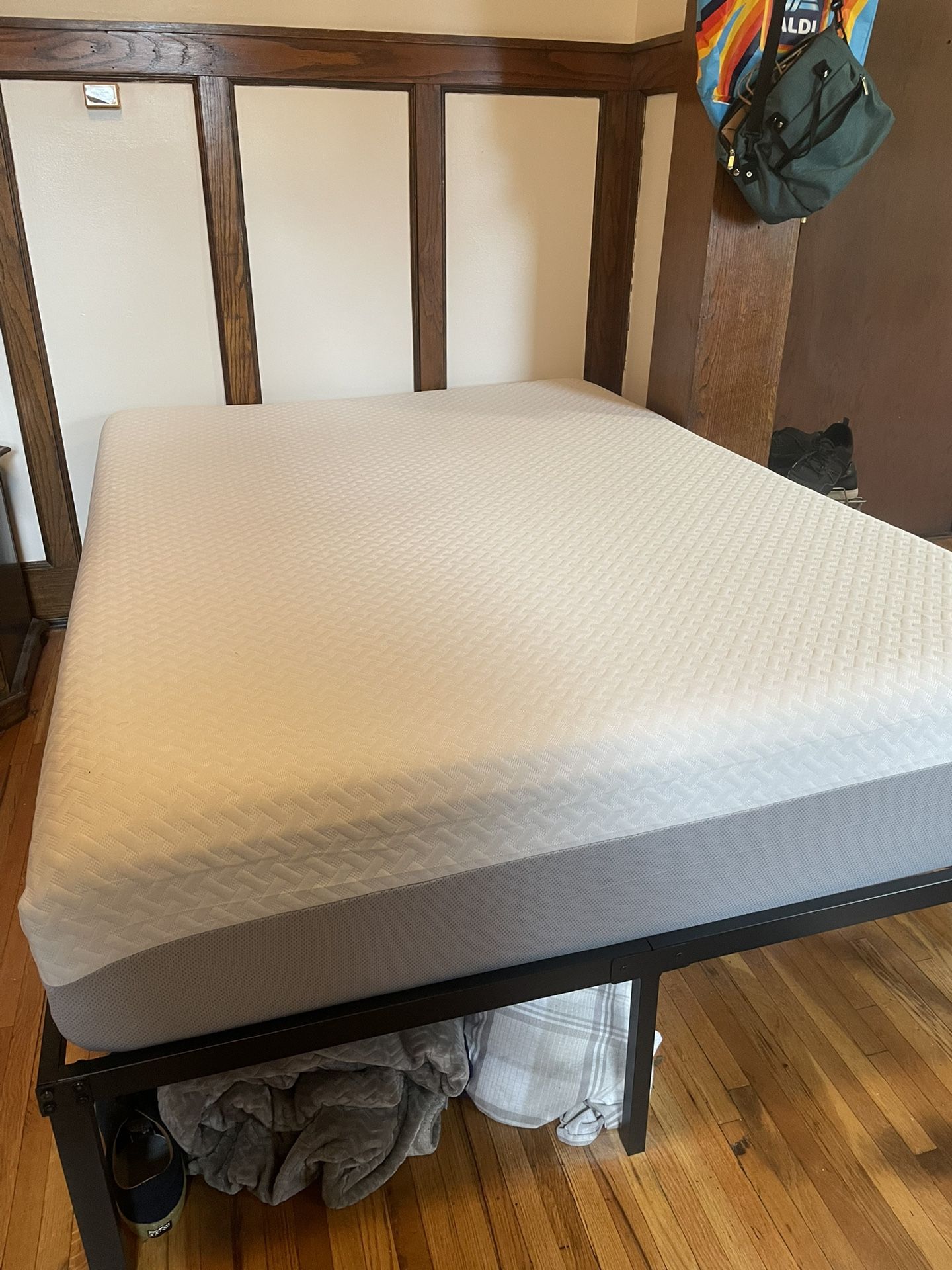 Full Size Memory Foam Mattress (read description)