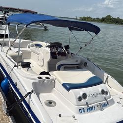 2011 Tahoe Deck boat
