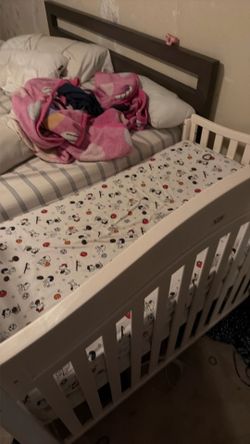 Free baby crib