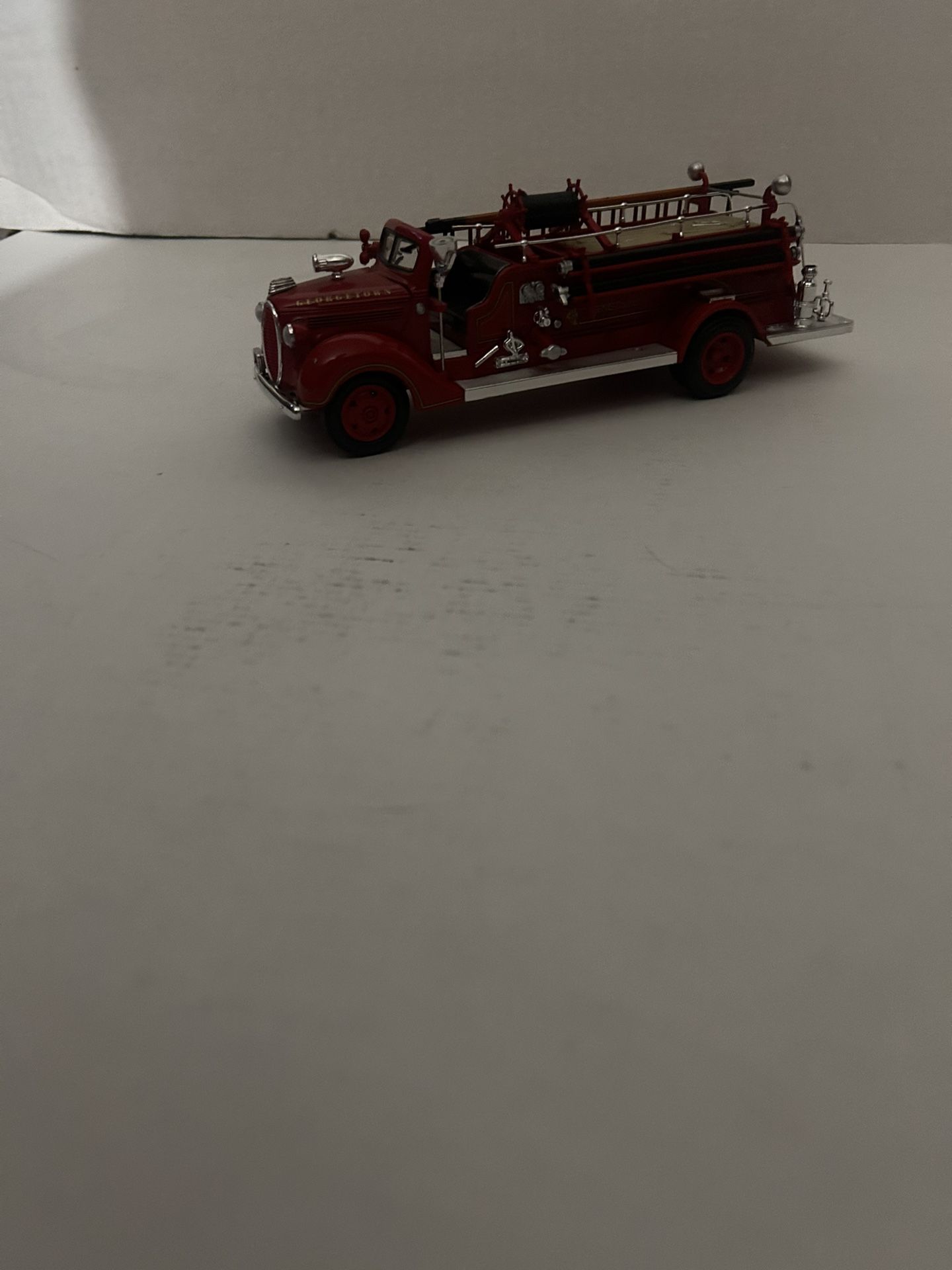 Road Signature Ford Georgetown Red Fire Engine
