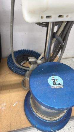 Floor buffer