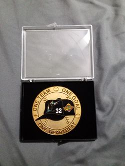Marlins 1997 WS Champs Fernandez large pin Numbered