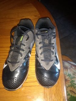 Nike boys size 4.5 cleats