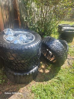 Fuel Rims Silver With 33x12.50 R20 Tires 6 Lug