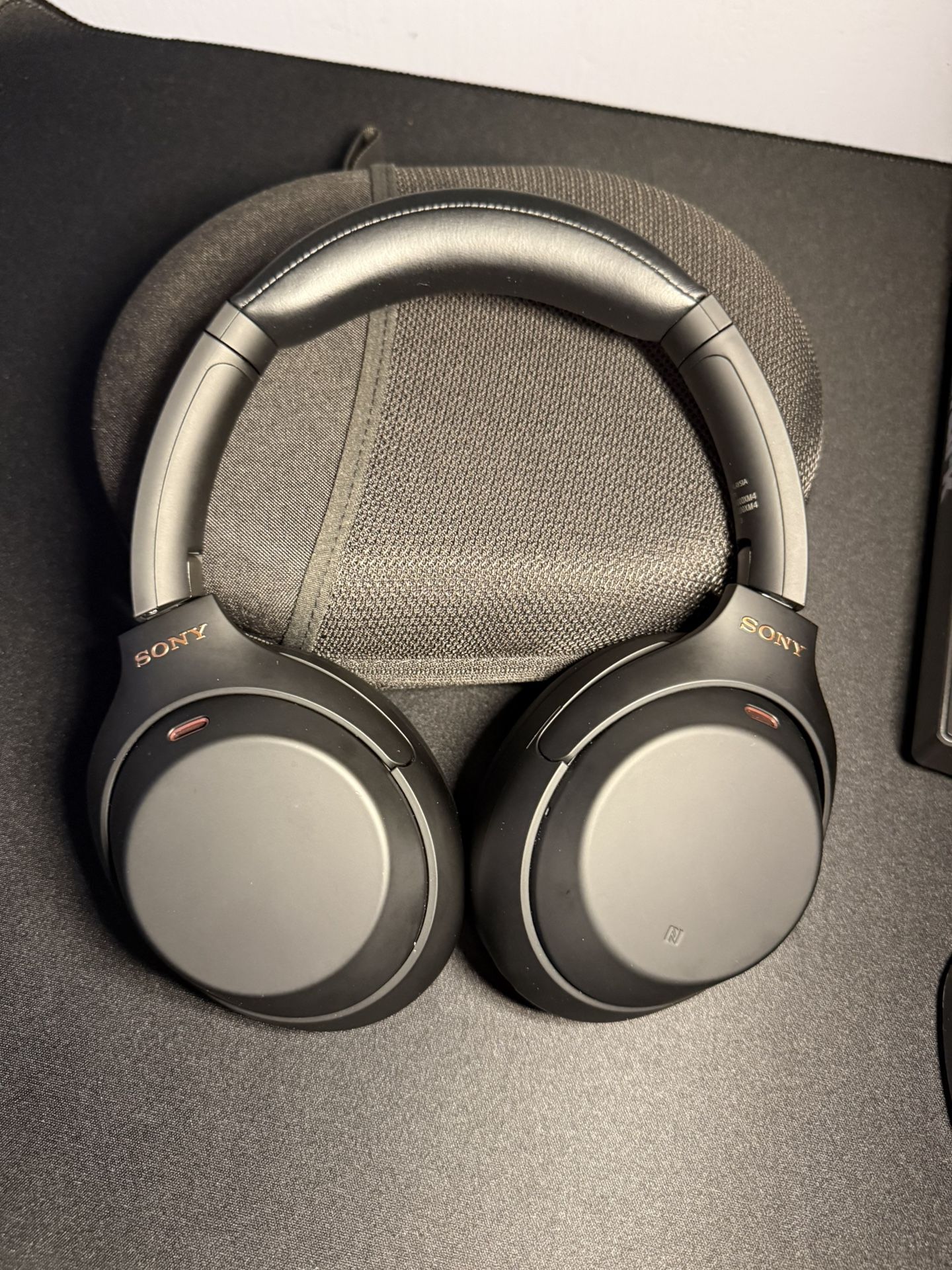 Sony 1000xm4 Headphone