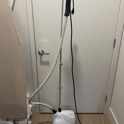 CLOTHING STEAMER 