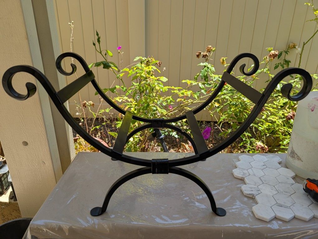Metal Magazine Rack
