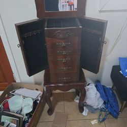 Powell Stand Up Jewery Box