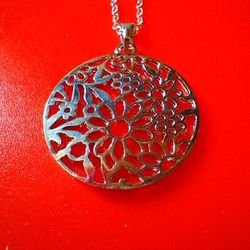 Costume Jewelry Necklace 