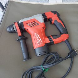 Milwaukee
1-1/8 in. Corded SDS-Plus Rotary Hammer