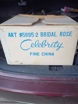 Pristine Vintage 47pc Celebrity Fine China Bridal White (Grey & White)