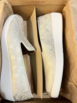 Fitflop Womens Audrey Python Print Smoking Slipper Shoes, Urban White, US 11