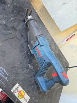 18 volts Bosch Sawzall