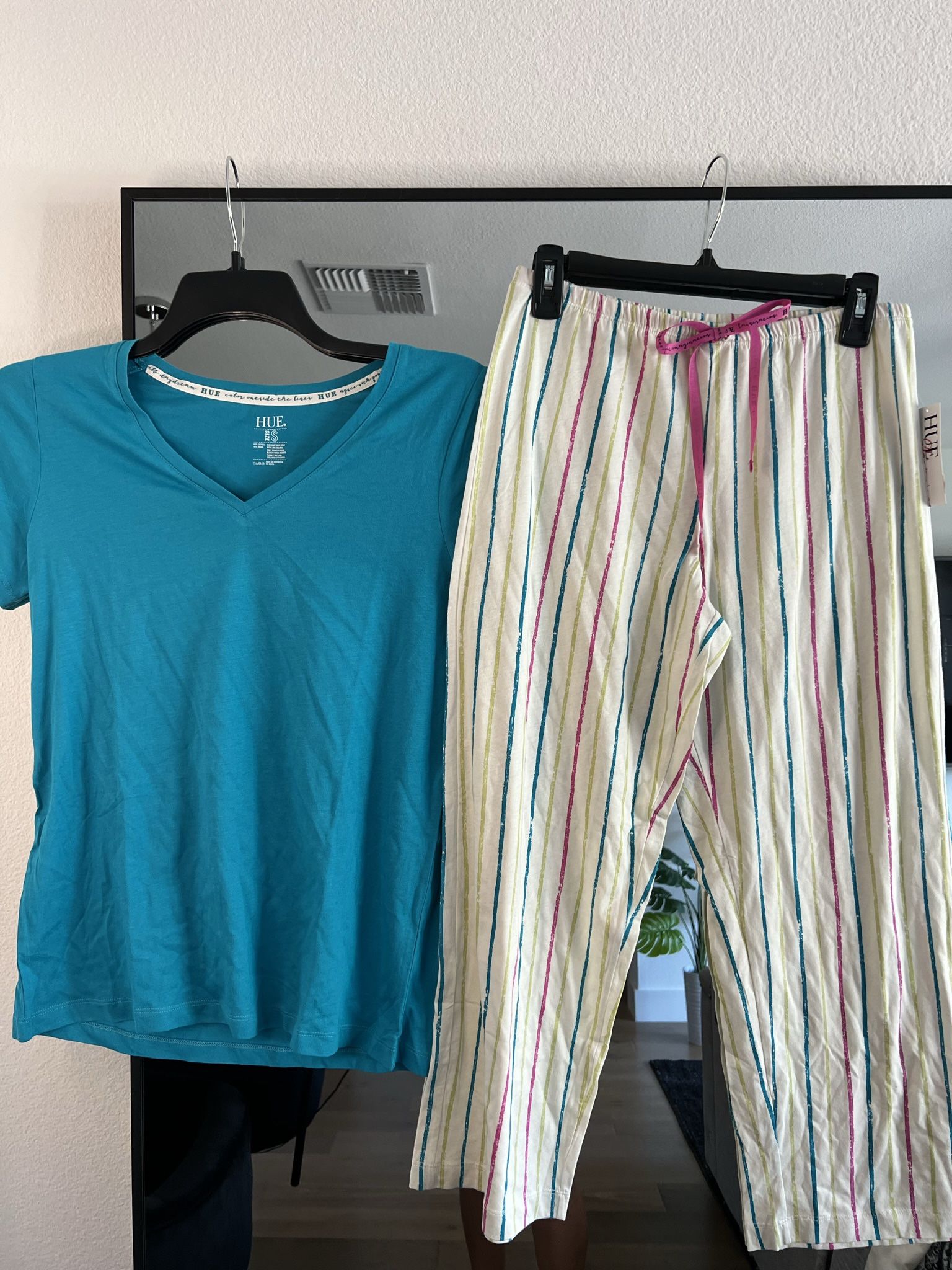 NWT Hue 2pc. Pj Capri Shirt Set