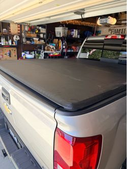 Truck bed cover