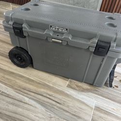 PELICAN 80QT ELITE WHEELED COOLER