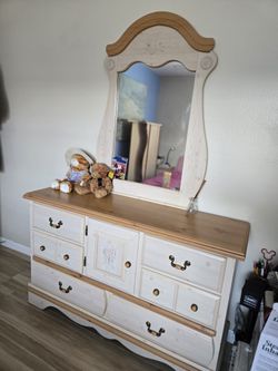 Cream Full Bed Set With Out Mattress 