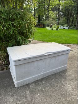 Suncast large deck box
