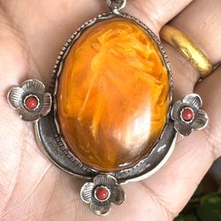 vintage and beautiful hand carved Pendant 🔥